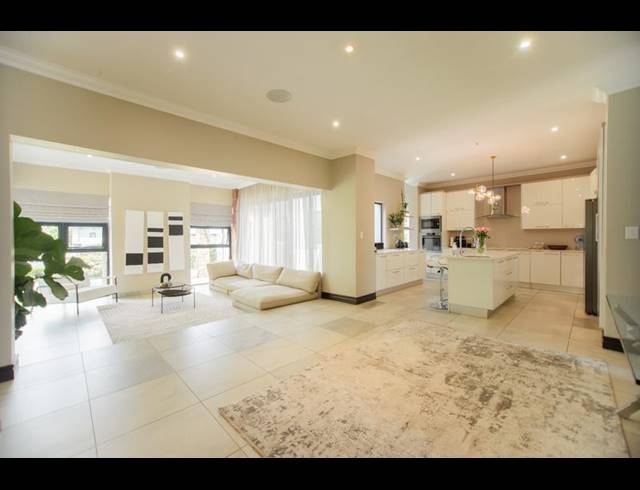 5 BEDROOM HOUSE FOR SALE IN COPPERLEAF ESTATE